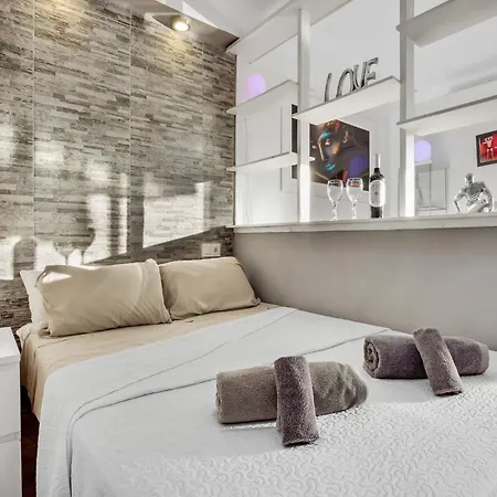 Daire In With Sea Views *